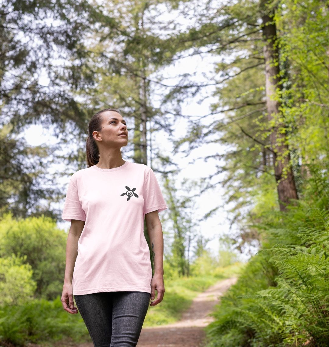 Woman’s pink tee